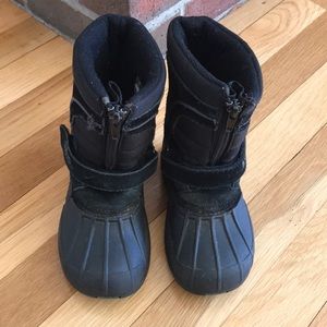 Totes black snow boots -Toddler size 8